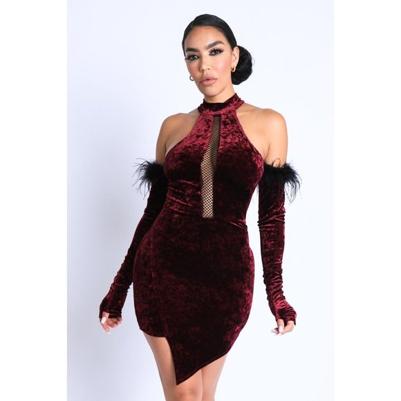 Women's Feather Detailed Crushed Velvet Cold Shoulder Night Club Party Dress - Picture 6 of 12